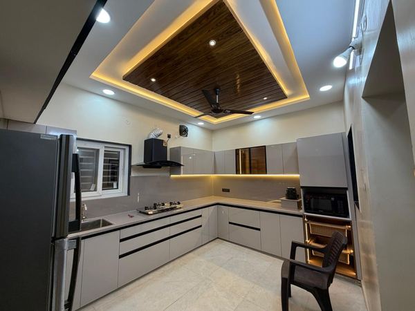 Modular kitchen with cove lighting (photo 3 of 3)