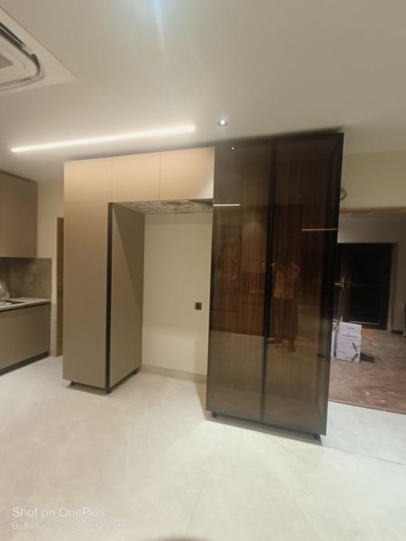 Handleless modular kitchen (photo 6 of 6)